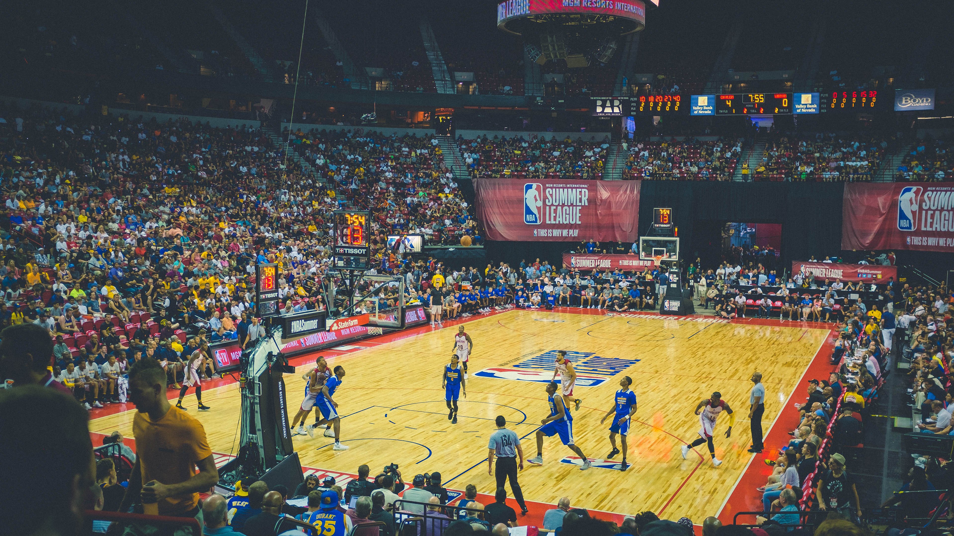 开云体育中国-野天鹅的战术风暴与东方羽翼的诗篇